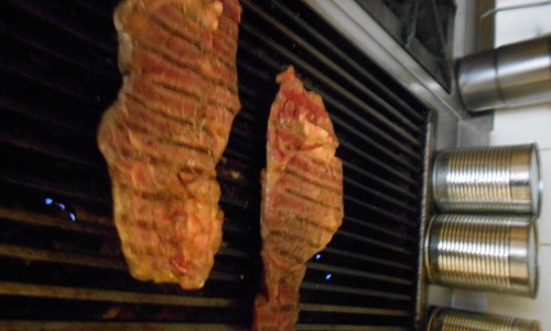 Entrecôtes en cuisson